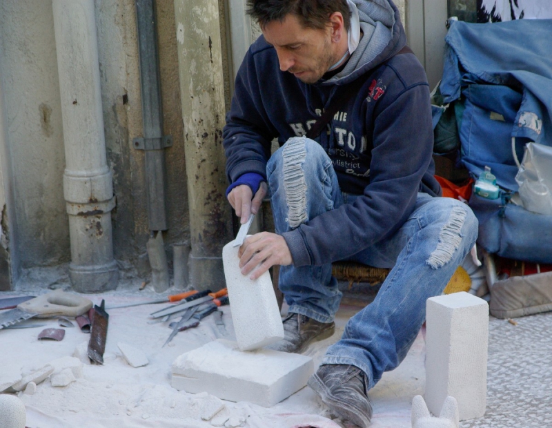 tailleur-LE CASTELLET-min_artisan_stonecutter_sculpture-1085967